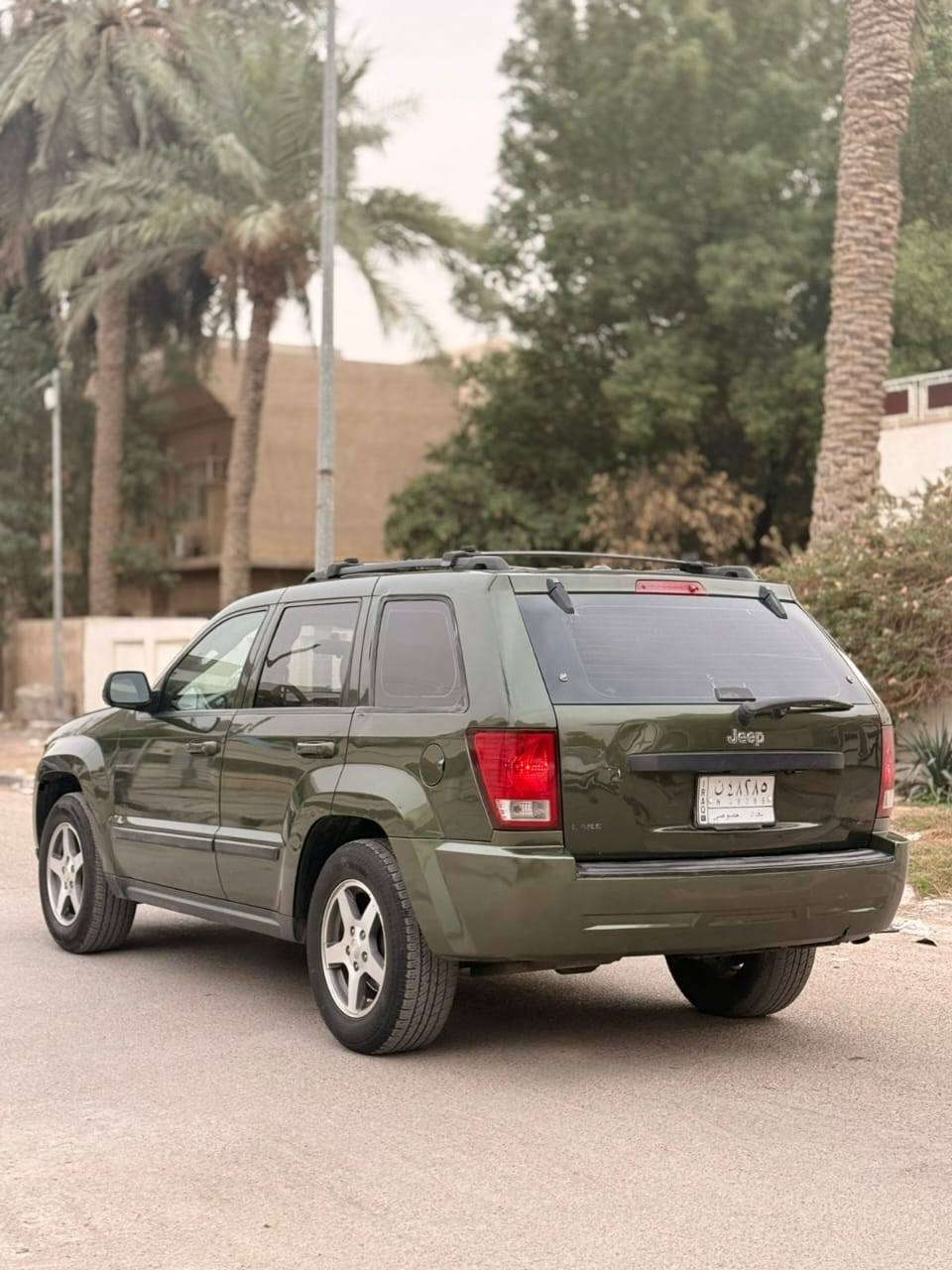 السلام عليكم
سياره جيب موديل 2007 
موصفات فول 
فتحه . قطعتين تبريد . كير ومكينه مكفولات جديد  
حادثهه جالمغ خلفي عكس السائق حاليأ مصبوغه حزام 
حداديه وصدر مكفولات 
عنواني - الدورة 
السعر : 115 ورقة وبيها مجال
***********
