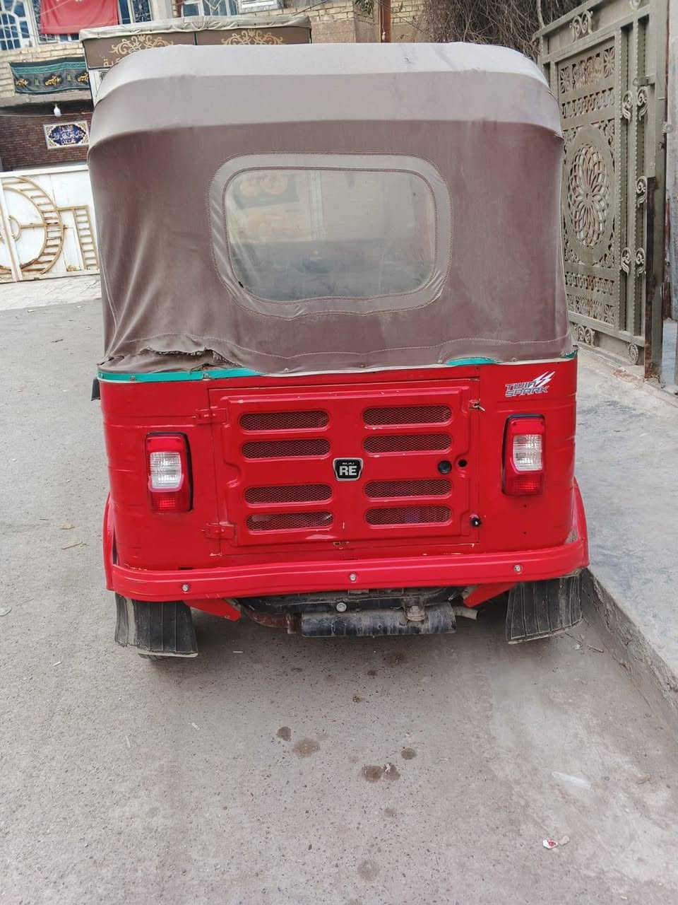 السلام عليكم تكتك موديل١٨شهر ١٢  اوراق  تكتك كامله ما ناقصه شي معمره جاهزه لشغل ٣٧٠٠ وبيهه مجال مكاني بغداد الجديده***********
