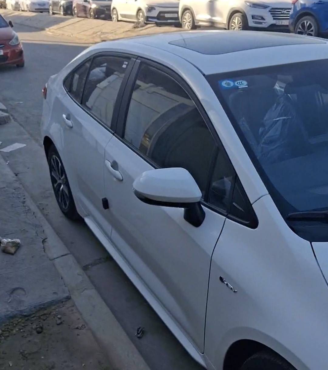 كورلا هايبرد الشكل الامريكي  مكفوله كفاله عامه  ماشيه الف فقط يعني زيرو رقم بغداد  رقم تقريبا مميز بسمي داخل مخمل   مكاني بغداد الكرخ  السعر ١٥٧ ورقه  
*********** 
واتساب او اتصال بغداد, العراق
