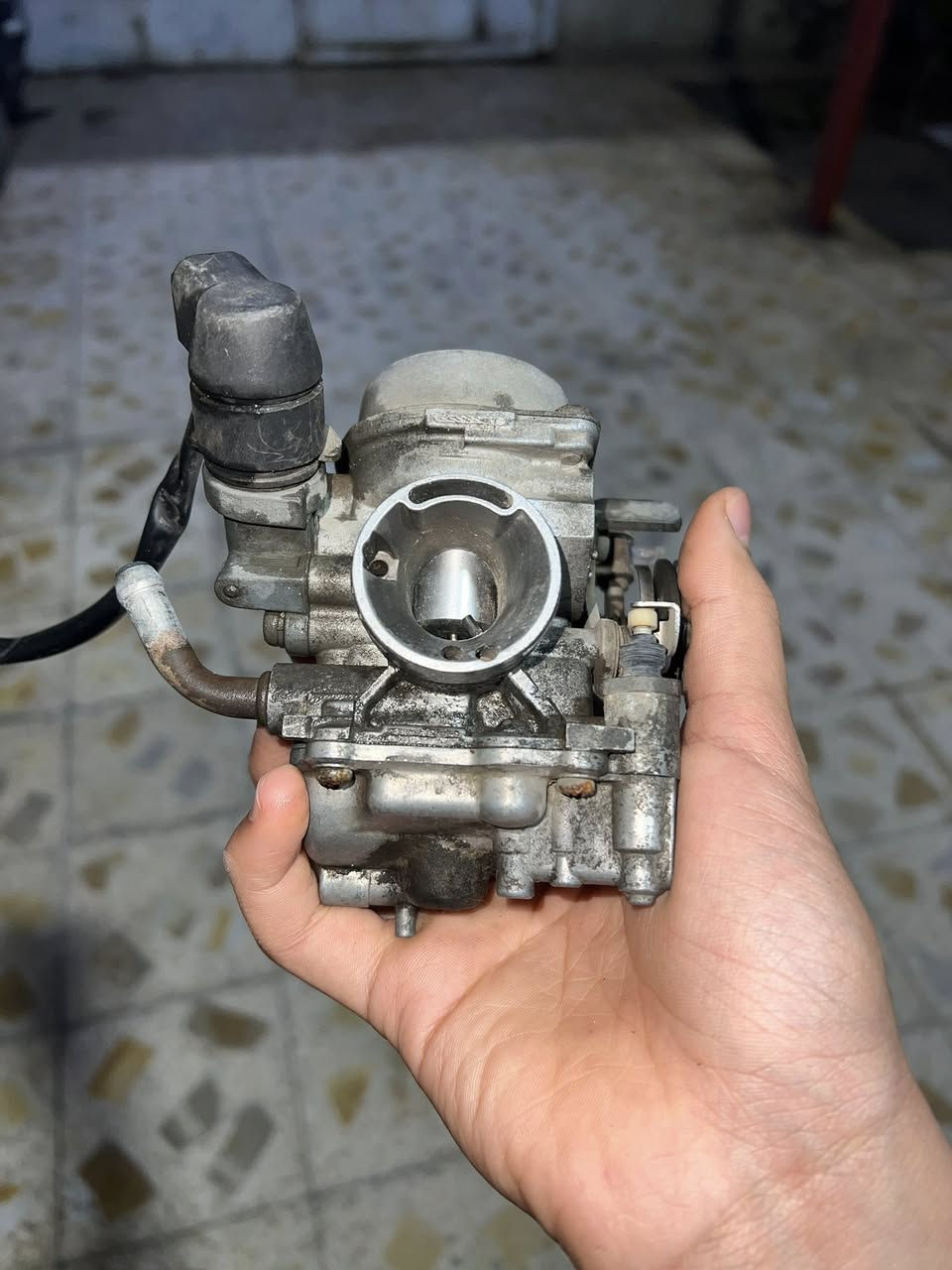 لبيع كابريته شغاله لتواصل***********

