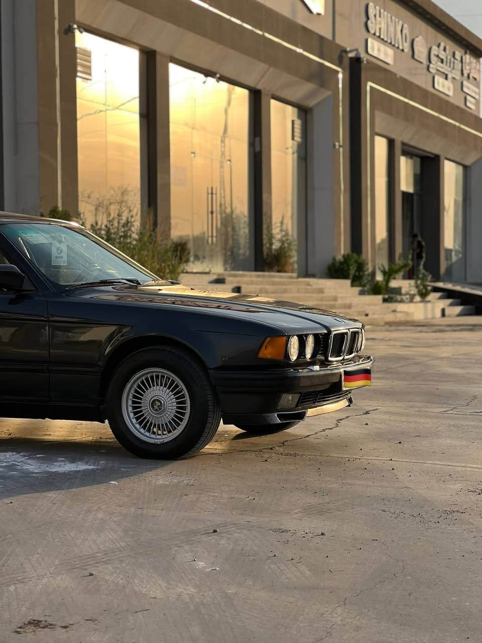 للبيع 

BMW-V8-740 -1992
اصل وفصل

كفاله من الضربه والخياس 
فقط صبغ عام جمالية
صبغ درجة اولى 

صفحات السياره شرط موس واحلا من الصور 

السياره لمتد بلاد تريشه سوده

لون اسود فول مواصفات 

1-بجم عريض 
2- سلايت طكتين شغال
3-دبل كمبيوتر وشغال
4- دبل ايرباك
5- دبل جكمجه 
6- مقاعد جلد اصلي كارتير  تحكم كهرباء +تكوات كهرباء
7-صاج ملكي 
8- تبريد قطعتين  
9-اربعه جام اوتو 
10- نظام ASC اكسل قفل وفتح 
11-نظام ABS
12- تلفون 
13- خمسه ويل كب شعاع اصلي حتى السبير
14- برده خلفيه +جانبيات
15-بجم هوائيات يجي عل اربعين بلادي مو عمل
16- سنترلوك شغال جامات تصعد وسلايت ينسد بالسويج 
17-مثبت سرعة
18-دركه صقر +تحكمات   

صدر امامي100/100
صدر خلفي100/100

تايرات جديد 

لايتات جديد وكله شغال موضح بالصور 
بك لايت شكل1994

محرك شرط رقم واحد
 
كير تمساح المرغوب وشرط رقم واحد

تبريد شرط ثلج

مروحة كهرباء حماوه ثابته نص تبريد بدون تبريد

رون السياره ناصي بالمعدل يعني صرفيات بانزين كلش قليله 

تراي السياره شرط زيرو 

السياره بدون اي نقوصات
كامله من جميع النواحي

السياره بدون اي جطل 

اسعافات +كتلوك الشركه موجود

 السياره بأسمي شرط التحويل 

رقم نينوى مسطره الجديد
مشروع وطني تتحول بجميع المحافظات  

هزه+فحص جديد
سنويه2031 

المكان نينوى 
 
السعر (85) وبيها مجال خابر وتدلل

***********

***********
