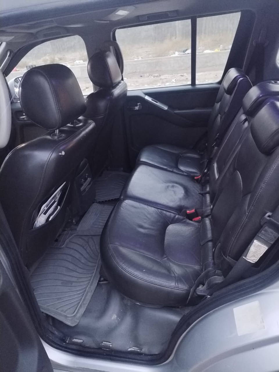 #نيسان باتفندر فول مواصفات LE
رقم انبـار
كير محرك تخم تاير كله مكفول
قطعتين كلير اثر جراد بدون حادث
كشنات جلد 
تحكمات بريك بانزين
7راكب
فتحــه سقف
مكان فلوجه السعر(105)  وبيها مجـال
‏‪0782 279 6498‬‏
