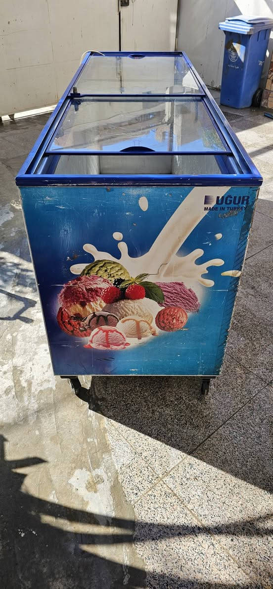 مجمدة عارضة قياس مترين و 10
اكبر حجم 
UGUR الاصلي  
سعر الزيرو مالتهة ب مليون 
نضافة فول الفول  
ماطور امبراكو سولفاكي 
سعرهة ب 500 الف
مكاني بغداد حي الجهاد 
***********
