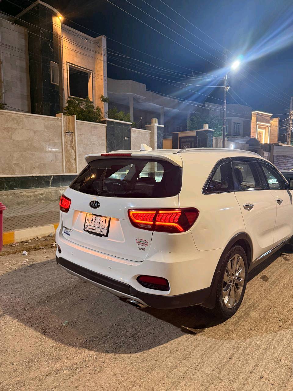 سورينتو للبيع كلين بس بيها رصعه خفيفه جدا ترجع pdr والسياره نظيفه حيلل ماشيه 93 الف نص فول