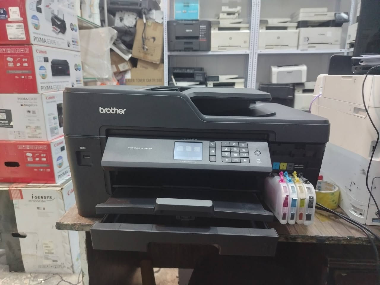 السلام عليكم عندي طابحه brotherMFCJ3530dw نظيف عداد طبح  2511 مواسفات  فاكس وافاي فيده ر سكانه ر وه جهين توصيل كل معفظ عيراق سعر 380000 الف.     ***********  ***********
