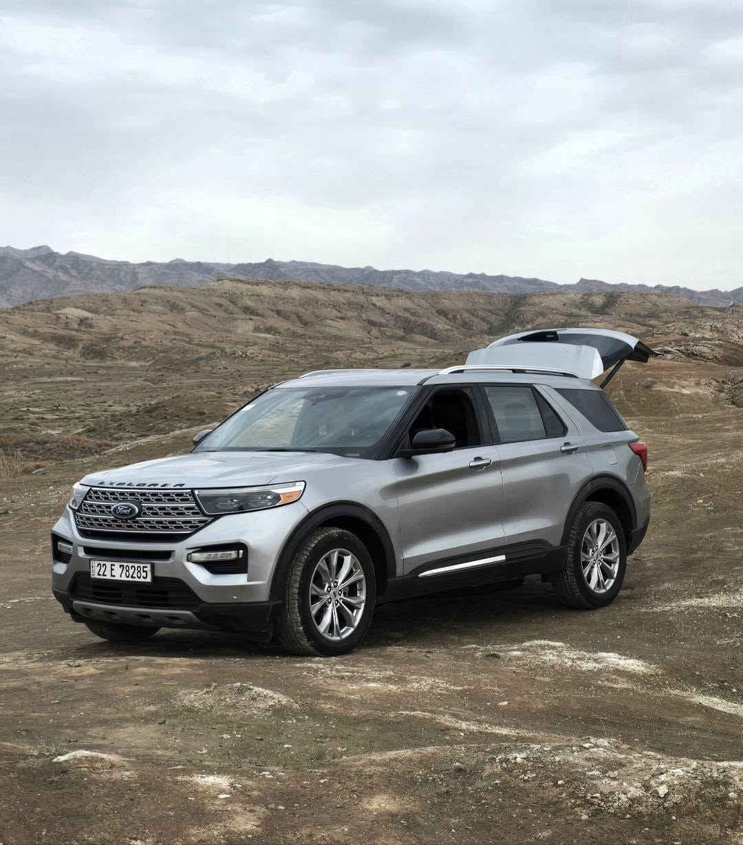 سلام عليكم
للبيع فورد اكسبلور موديل 2020 
  فئة LIMITED
فور ويل 4×4
حجم المحرك 2300 تیربو 
ماشية 224
مکینه وگیر مكفولات 
سيارة مابيها كل نقص 
سيارة عالية وعائلية 
تدفئة تبريد كشنات ستيرن 
تشغيل عن بعد كامرات حساسات  
كشنات منفصل VIP ومواصفات عالمية
السعر 198 $
سونار مرفق
مكان السيارة واسط / بدرة 
***********
***********
