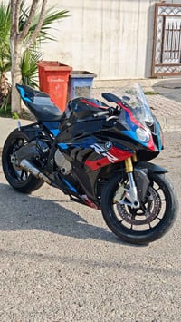 للبيع bmw s1000rr 2011 محدث 2014 وارد ياباني سويجات 2  ماشيه الف 61 مح...