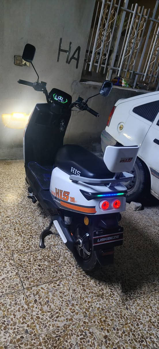 ماطور شحن 318للبيع
3نمر ملف 2000 بطاريات عدد 6

72فولت 

كلشي شغال بي ونضافه كدام العين

السعر 700وبي مجال للاستفسار الاتصال على الرقم 

***********

***********
