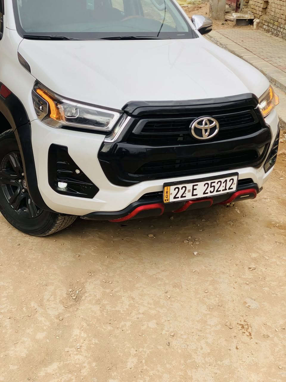 سلام عليكم
للبيع تويوتا هايلوكس 
ضمااااان 

موديد  2023 
ماشيه 90 الف 

فول مواصفات 
تبريد كشنات 
كامره  
شاشه 
حساسات اماميه + خلفيه 
شاحن لاسلكي + سلكي 
وباقي المواصفات المعروفه 

كفاله عامه 
السعر : 360 مجال بسيط 

والي تعجبه يدلل 

للاستفسار الاتصال على الرقم 

***********
