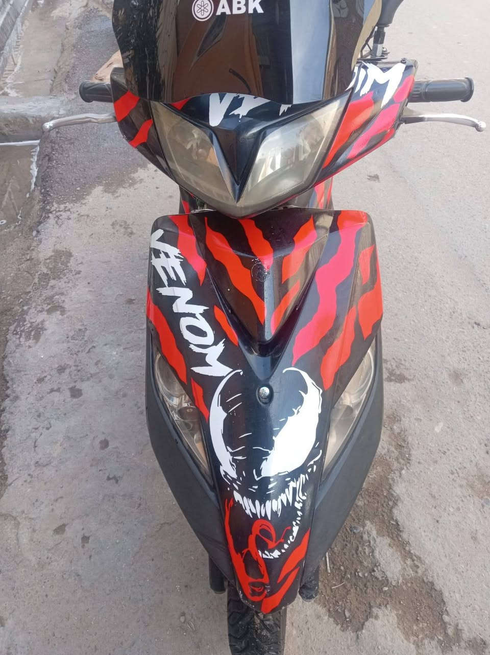 ثعلب نوزل بحالة الرمبة مكينه مكفولة ممفتوح برغي واحد بيها كلجات بلادية تخبل كفرات موشمة شخط مابيها جامة ABK و قاعدة مال موبايل دراجة شلعة و معدل الصبح تشغيلها نكره ب ٦٠٠ و بيها مجال مكاني كاظمية هذا رقمي ***********
