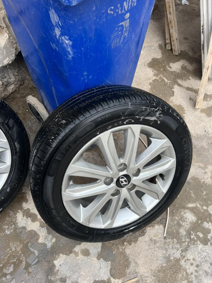 سلام عليكم
تخم ويل كب النترا حجمهن 16 نضيفات كلش لاعواج ولا لحيم ولا شي معه زوج تايرات نضيفات كلش ب٣٥٠ وبيهن مجال  مكاني بصره ابوالخصيب رقمي ***********
