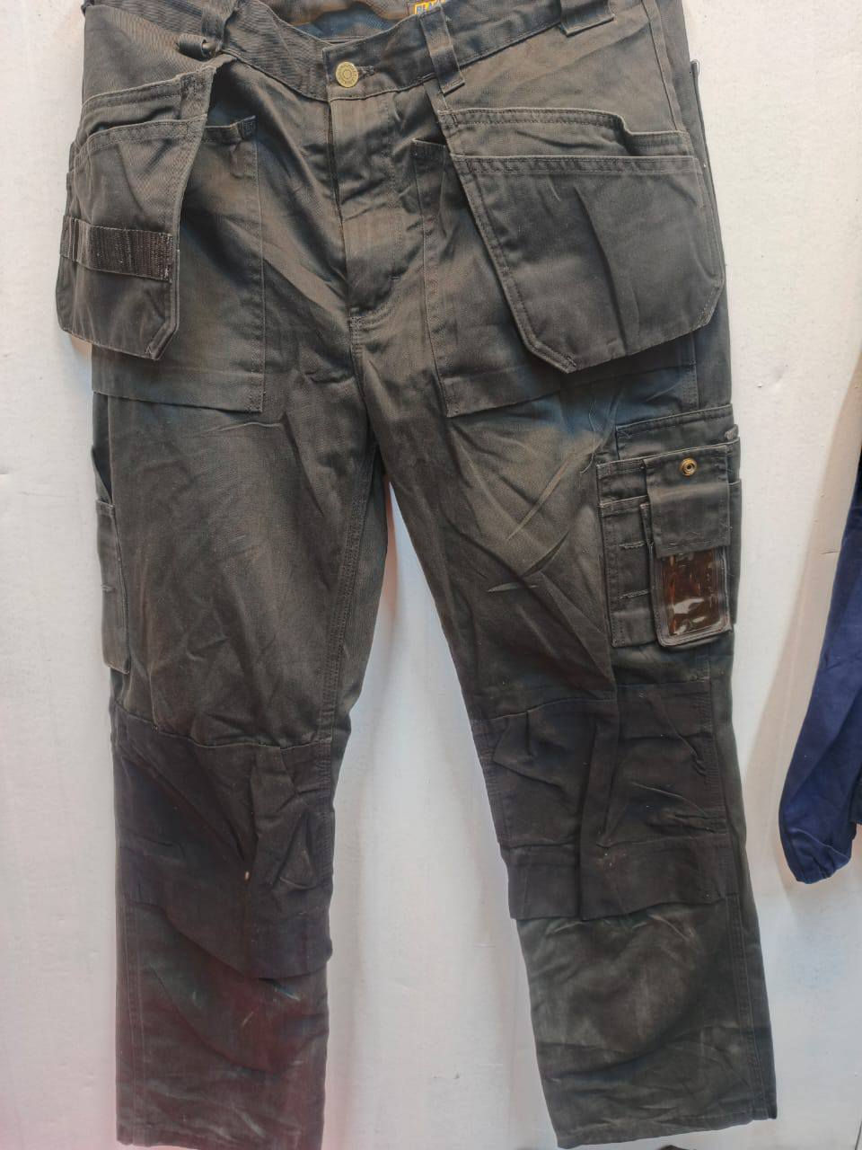 سلام عليكم متوفر بنطرون عمل اوربيه متوفر جميع قياسات متوفر توصيل جميع محافظات ***********
