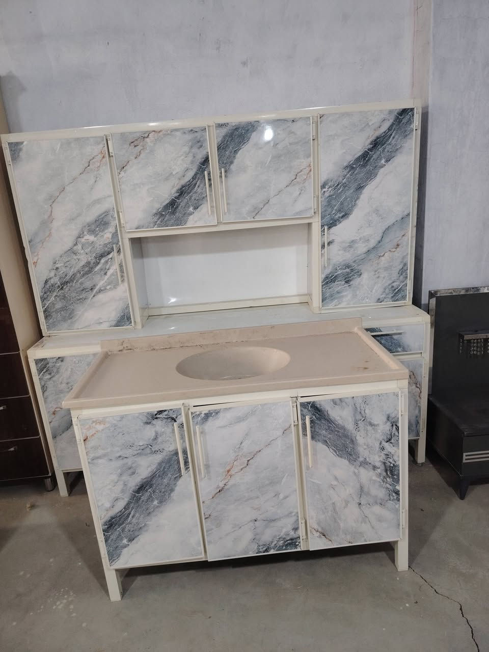 المجمع الوربي مقابيل المحطه وقود المحاويل الحكومي
البيت التركي الأثاث الجديد 
احمد عيدان الخفاجي ***********
كاظم عيدان ***********
