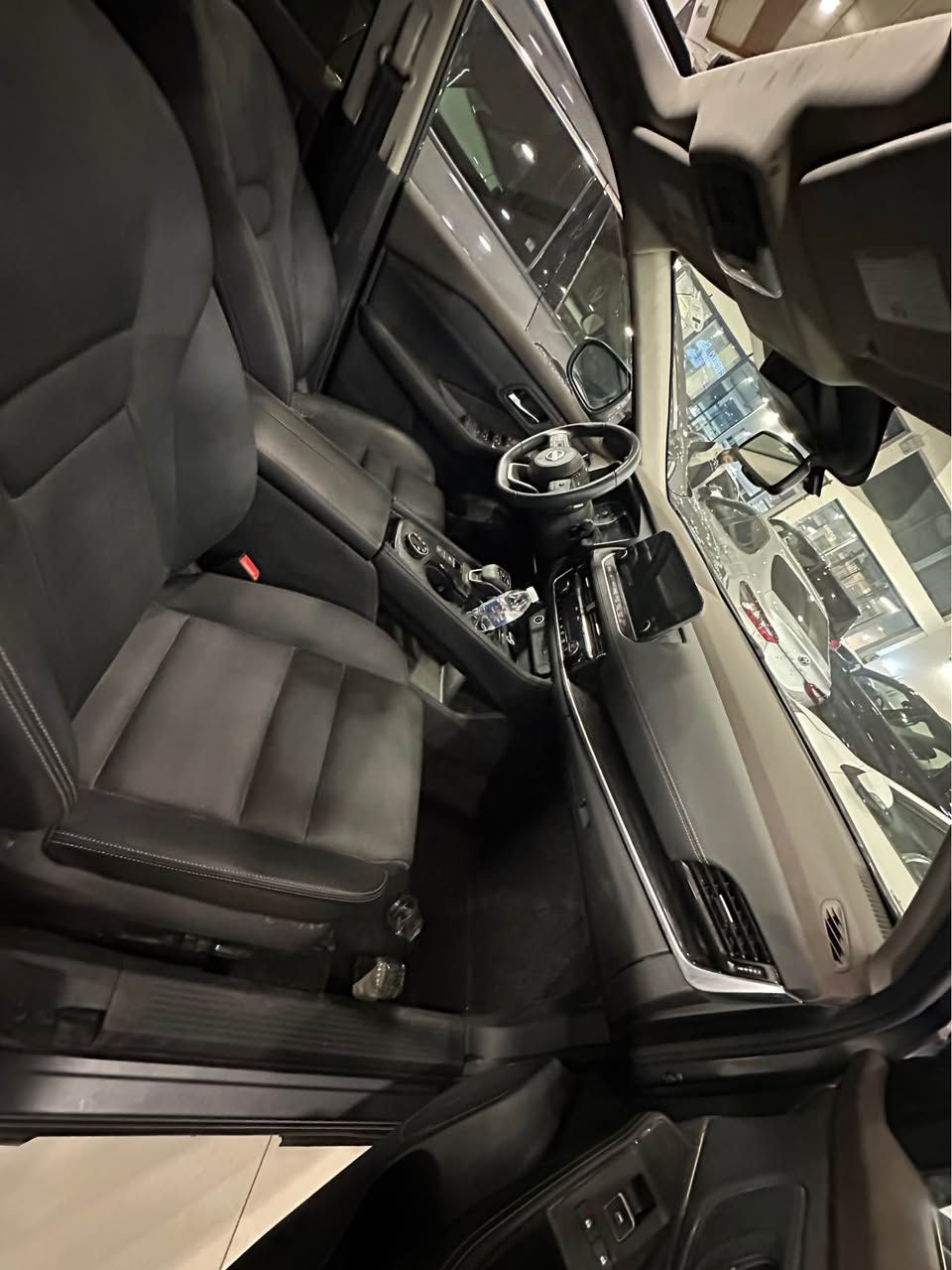 نيسان روج ٢٠٢٣ SL فول فول ١/١
محرك ٣ سلندر ١٥٠٠ قوة حصانية ٢٠١
فور ويل سقف بانوراما 
رادار ٣٥٠
كاميرا ٣٦٠
بصمة شغال ابواب بصمة صندوق شفت بردات بلادي 
فقط باب سكن صبغ بدون دواخل ارباك استيرن تكمة طرف سايق تاك راجع سستم 
رقم كاتي مؤقت 
مكان اربيل *********** واتساب 
سعر ١٥٥ أربيل, العراق
