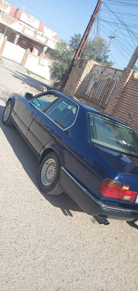 السلام عليكم حبايب
اليدور نضيف ومكفول مال مستعجل بلاش 
بيئم دبليو موديل ٩٣ حجم ٧٣٠ اصل مكينه وبليته وسنويه ٣٠ مفتوح كير اوتو مكينه وكير جدد شرط تشلع تبليط تراي ٢٢٠ سياره مصبوغه جماليه قبل اسبوع شخط مابيها كفاله من الضرر والحادث بجم جديد سوارات وزنون فول تخم ويل اصلي وتخم تاير جديد داخل جلد بلادي ازرق ٥ بردات بلادي جام كهرباء مسجل وتخم سماعات جدد دبل جكمجه ودبل ايرباك سياره فول عدى الفتحه رقمها انبار انكليزي سنويه جديده تحويل مباشر التبريد شرط شغال وثلج بس نزرف الراديتر فقط راديتر يحتاج والصدر الامامي وسط للبيع او مراوس بأقل محتاج فلوس سعرها ٤٥ ورقه هيج نضافه ماكو بهيج سعر للإستفسار *********** مكانها انبار فلوجه  أكرر السعر (٤٥)
