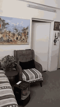 شقه سر قفليه للبيع كراده داخل قرب جبار ابو شربت طابق اول وياهه غرفه نوم وكاونتر وسخان وماطور مي بسعر كلش مناسب تواصل على رقم ***********
