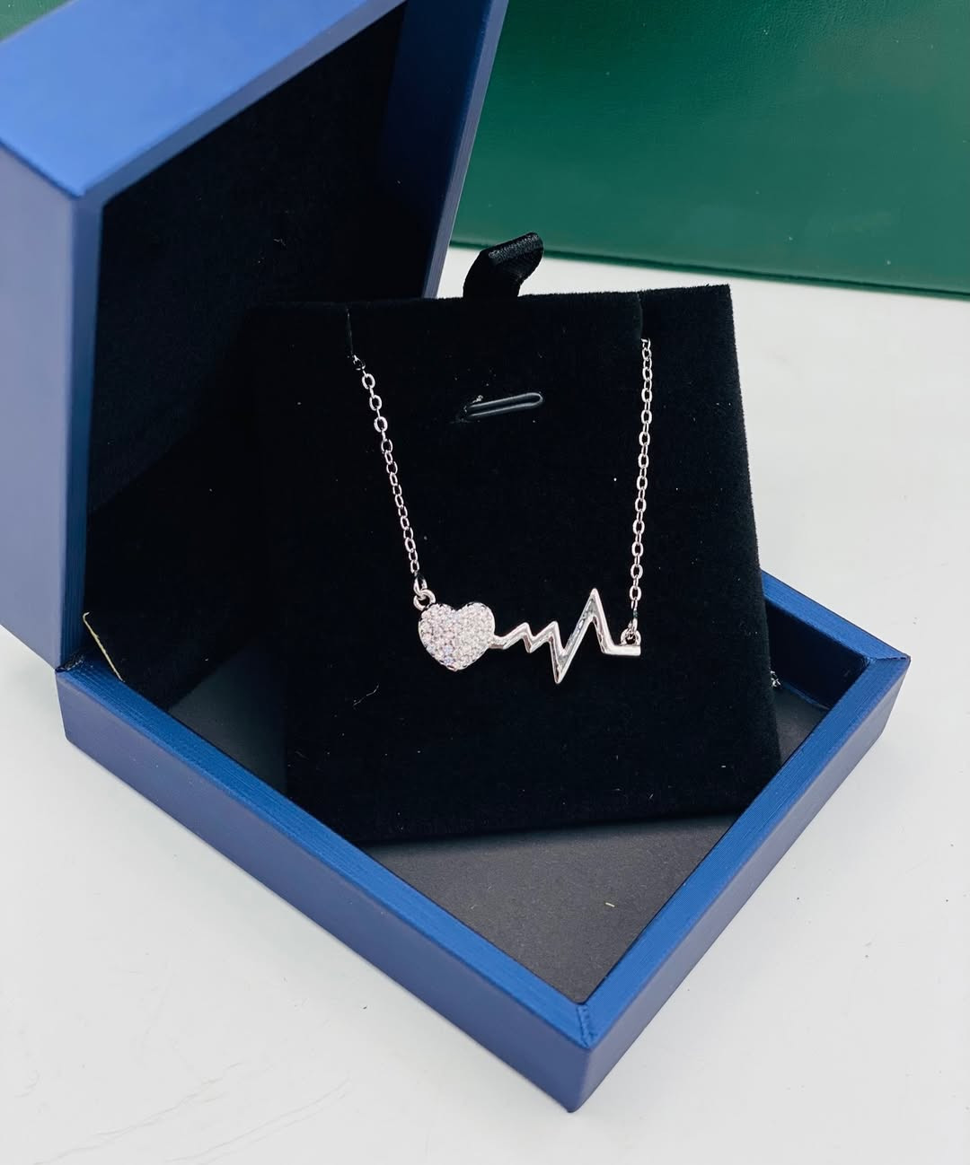 🤍 كلادة فضي 🤍
أناقة ناعمة ولمسة راقية تناسب كل الإطلالات ✨
فضة بلون ثابت ولمعة مميزة
تصميم عصري يضيف جمال وبساطة بنفس الوقت 👌
مناسبة للبس اليومي أو كهدية أنيقة 🎁
💍 نتميز بكل ما هو جديد بعالم الإكسسوارات
📩 للاستفسار مراسلة الصفحة
📍 تكريت – مجمع العقيق التجاري مقابل منتزه زيونة
🚚 توصيل إلى كافة محافظات العراق
#كلادة #فضة #إكسسوارات #Girly #ترند


**إذا كنت صاحب هذا الإعلان وتريد حذفه لأي سبب، رجاءا أرسل رسالة إلى الدعم الفني**