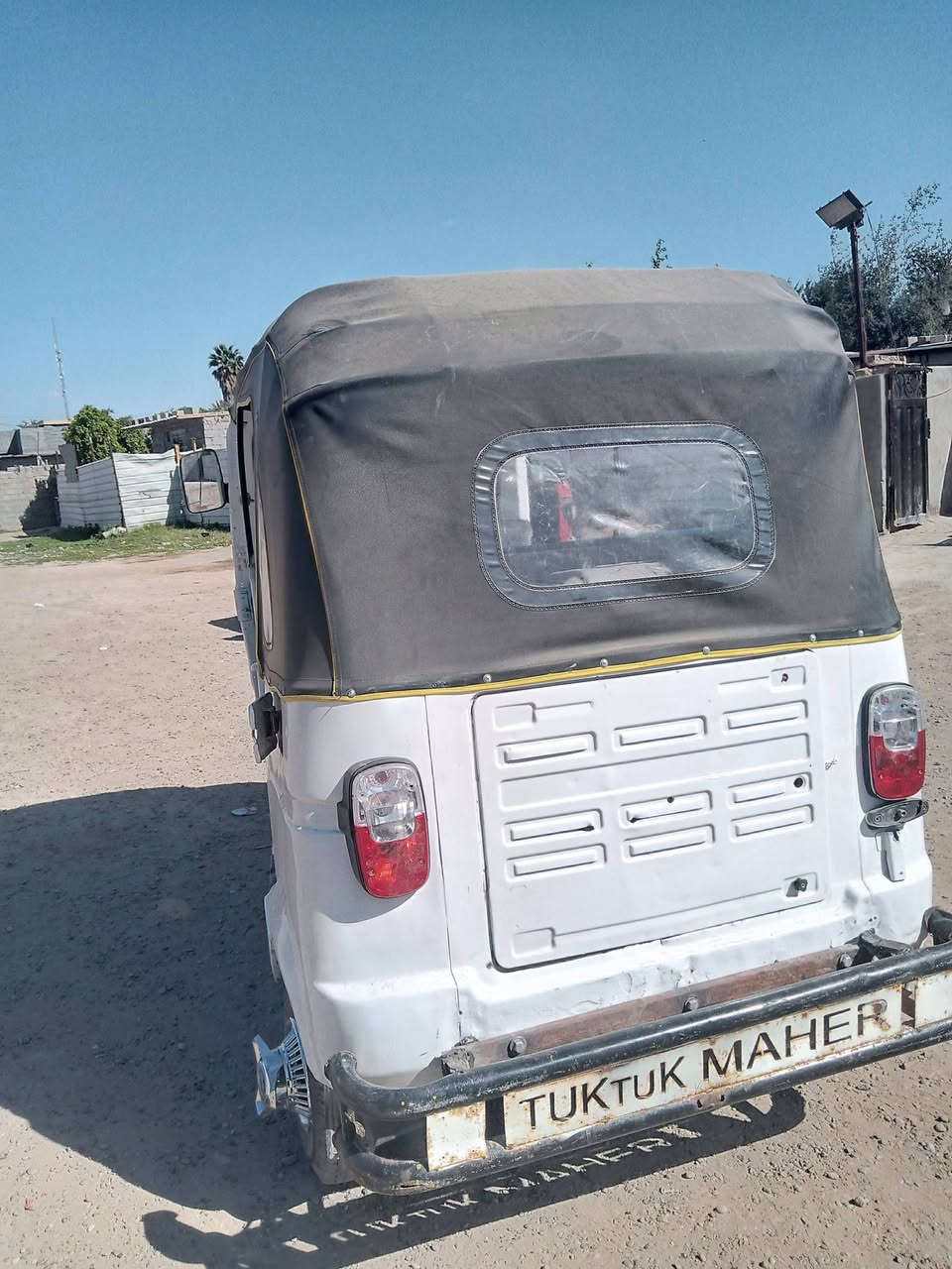 السلام عليكم. شباب. تكتك. للبيع موديل 16معمره. تكتك . اوراق ونقص ورقتين كبل للشارع.  تكتك  ماناقصه شيء مكينته شديته بل 25 جديده وحاليا فقط. بوش وبستم مجفته
السعر 3ملايين وبيه مجال للطيبين المكان. ابو غريب قرب جسر الزيتون 

الاتصال ع الارقام 
***********
***********
