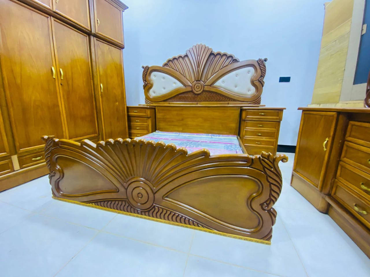 غرفة حطاطة 5ملم شرط للبيع 750قفل تواصل عالرقم ***********
