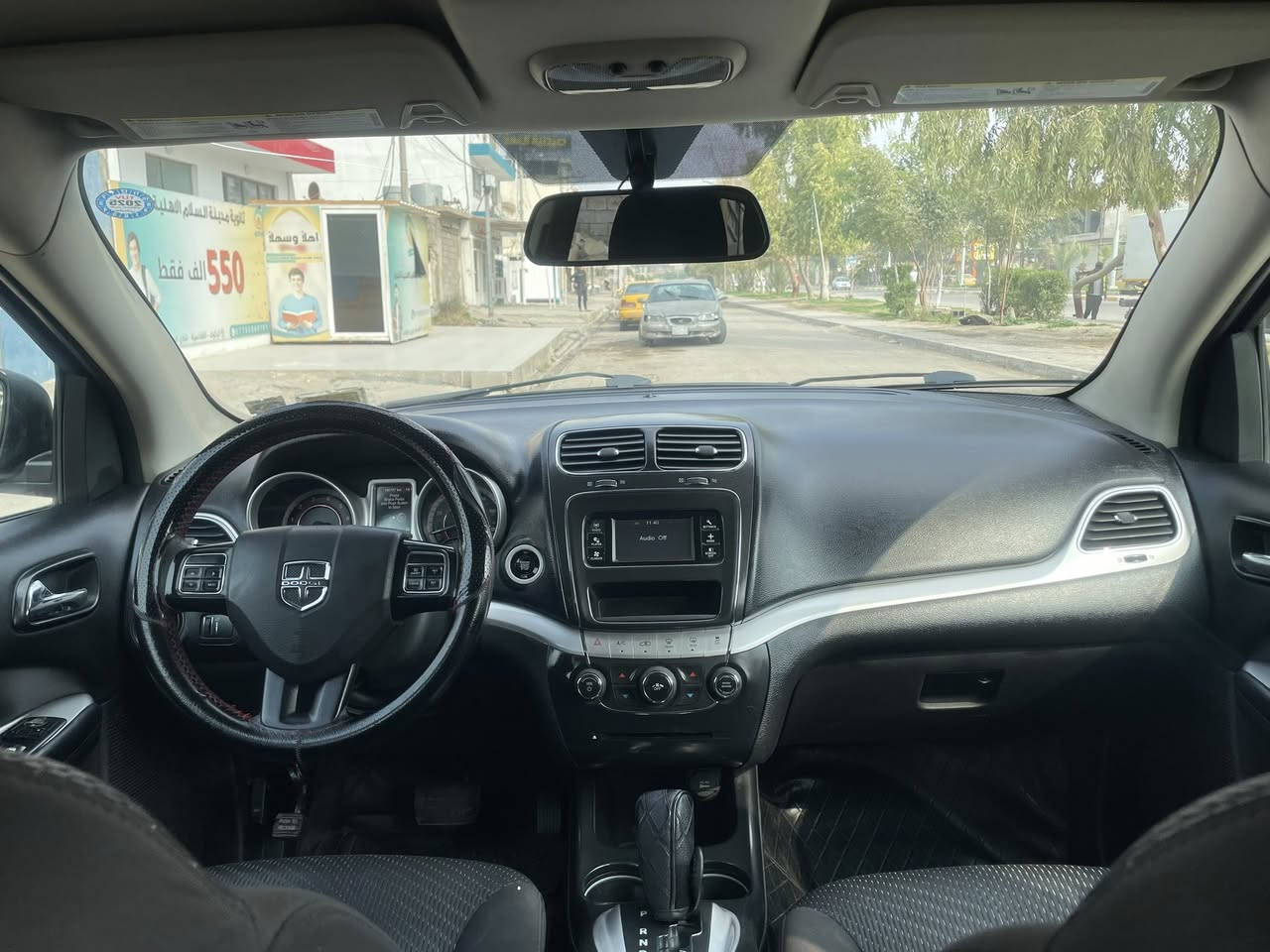 دوج جورني ٢٠١٧
رقم سليمانية 
٦ سلندر 
٧ راكب 
٣ قطع تبريد
ايرباكات سليمه 
ماشية 186000كم 
ضررها فقط شبرين جاملغ الخلفي وباب خلف  السايق مبدل بامريكا 
للاستفسار الاتصال على الرقم 
*********** 
مكان كركوك
