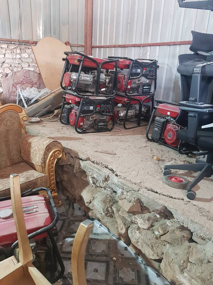 مولدات خمسة ونص كيفي ٣٠ انبير عدد ٦ للبيع جديد ممستخدم باله شركة السعر ٤٥٠ الوحدة للتوصل الرقم ***********٤
