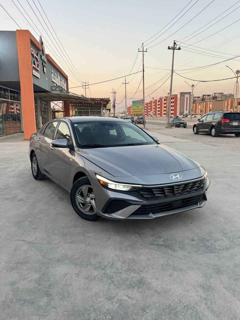 السلام عليكم 
النترا 2024 وارد امريكي مرقم قادسيه شهداء وكاله عامه من المالك سياره بيه بنيد وجاملغ وباب مبدلات سياره نص فول رادار أمامي وجانبي وخلفي  تحديد مسار توقف ذاني حساسات توقف ذاني مانع انزلاق ثلاث وضعيات قياده تحكم استيرن جهتين ويل كب كروم باقي مواصفات معروفه واضحه بلصور سياره جديده وجاهزه بدون اي نقص ماذب عليه ربع ماشيه 14 الف مكينه 2000 دوش تبريد تخم تاير حداديه كله جاهز
السعر 122 وبيه مجال سعره مناسب ومااتوقع اكو النترا 24 مرقمه ب122مكاني ديوانيه 
***********
