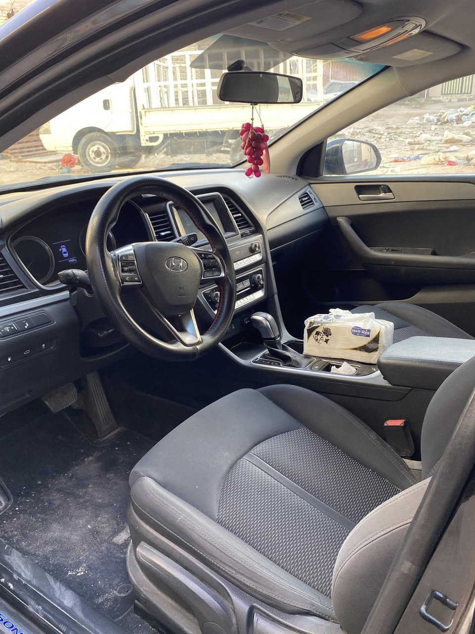 السلام عليكم 
سوناتا 2018  مواصفات عادية وراد امريكي حادثه قبق صندوق  بدون ايرباك  سياره نضيفه جدا سياره   شاشه كبيره  كامره تحكم جهتين2400 ماشية 78 ميل رقم بغداد بسم راعيهة رقم صاحب السيارة ‭  0781 132 2746‬مكان السيارة النجف لأشرف السعر 135 صور الحادث داخل المنشور
