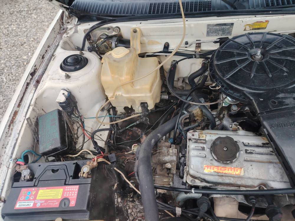 بە ناوی خوای گەورە
پڕۆتۆن 2002 گێڕ عادی مەکینە بە شەرت ئاڕمی پلاستیکی سلێمانییە بایی 29 گەڵایە  تەبریتو گەرمی مەزبوتە دەعمی قورسی نییە
شانو سەقفی وەک شوشە وایە مەکینەو گێڕو داروبەری بە شەرتە لە سلێمانییە ***********
ژت *********** السليمانية, العراق
