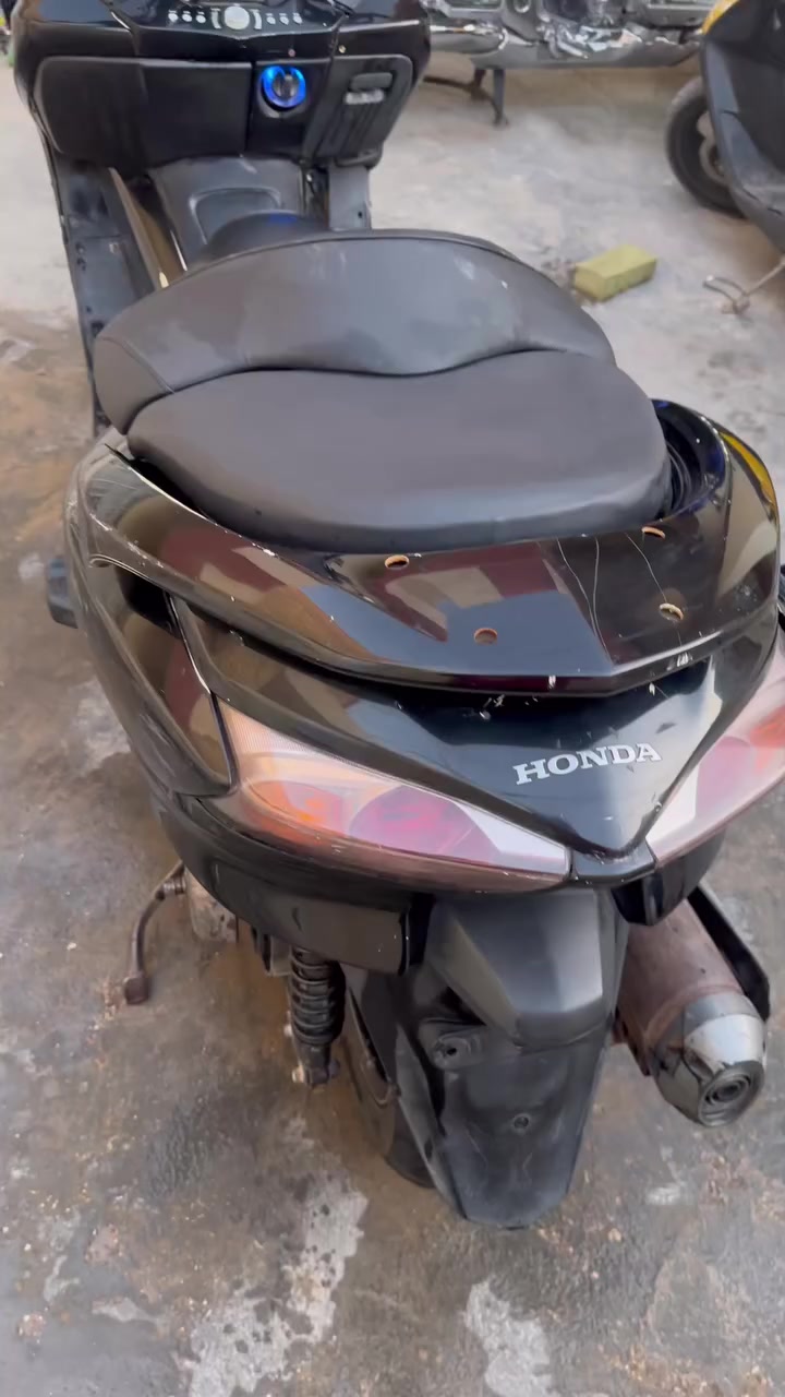 السلام عليكم شباب فورزه0.10 تفصيخ شتحتاج راسلني وبيكم خير وتدللون مكاني كوت *********** او***********
