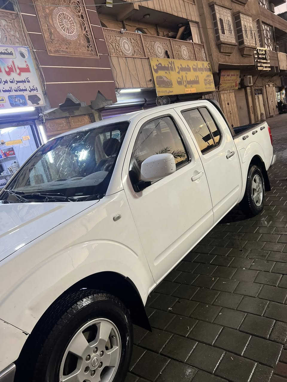 السلام عليكم نيفاره للبيع 2008محرك محور 3000بطل كشر مكفول عده طخه بل خشم سياره جاهزه عنوان بغداد مدينه الصدر ***********
