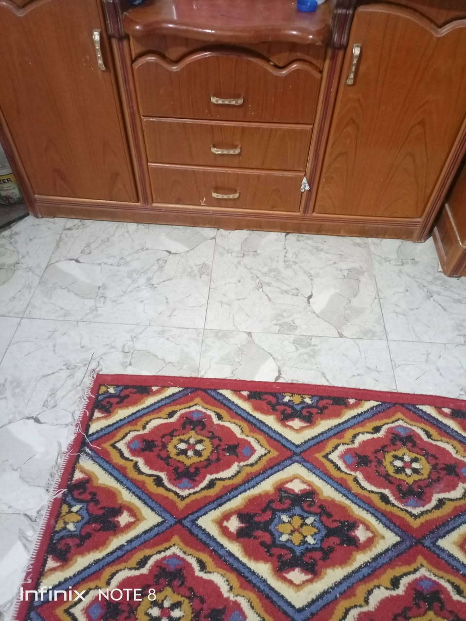 غرفه البيع مكاني ناحية أور السدناويه السعر 250 ألف رقمي***********
