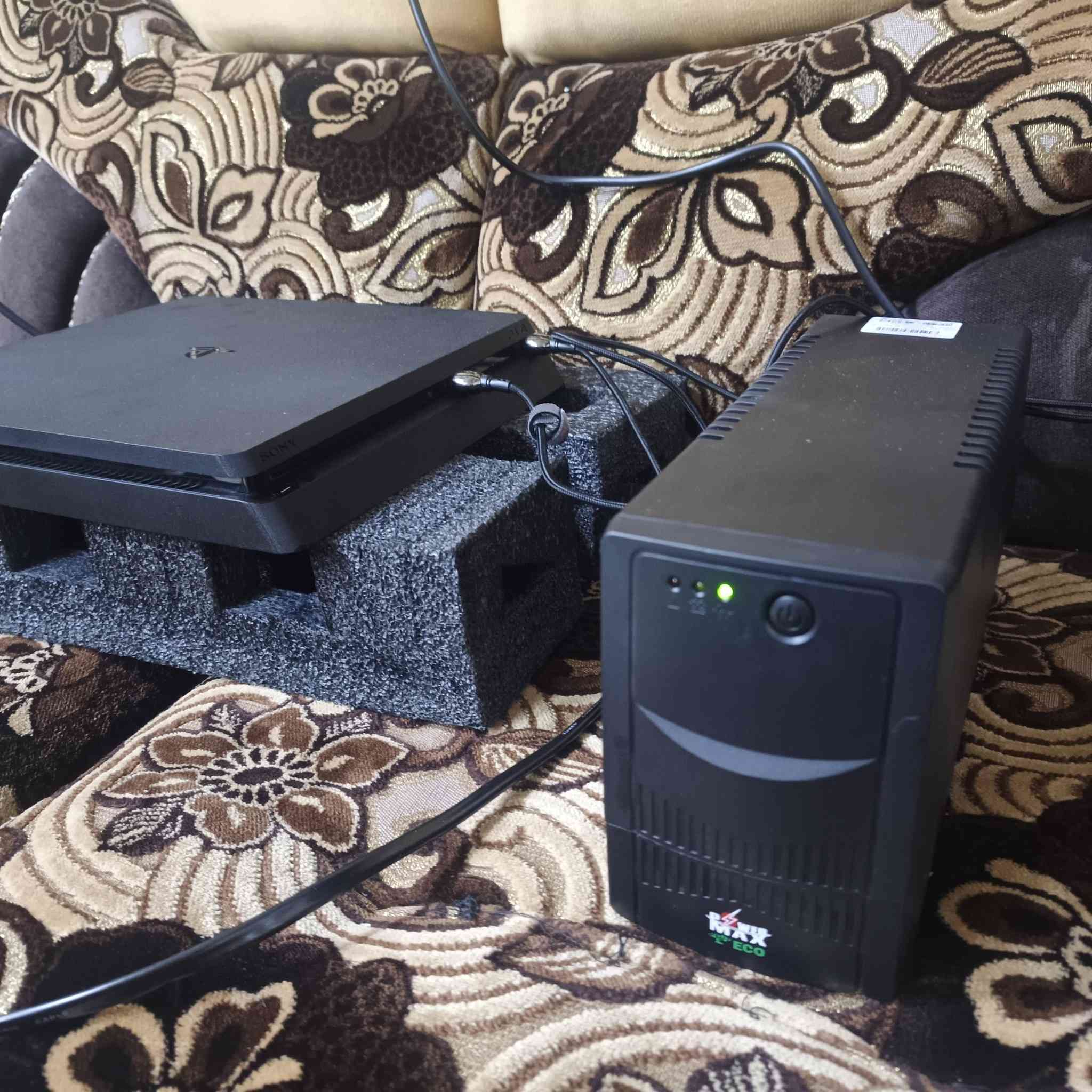 السلام عليكم .. للبيع
جهاز ps4 slim  المهكر 
نظام ٩ المرغوب  
مساحة الذاكرة (واحد تيرا) مع ١٤ لعبة داخل الجهاز حاليا .
 متوفر وياه كل ملحقاته من : 
شاحن ubs الماني +  جويستكات 2 ( اصلي + تجاري ) + كيبل شحن للجويستك اصلي + كيبل HDMI اصلي +كارتونة الجهاز،، 
الجهاز نظيف جداً ومابيه أي مشاكل الجهاز لوك ستيكر مثل ما موجود بالصور يعني ما مفتوح مثل اغلب الاجهزة الي تكون مصلحة والي بيها مشاكل بالحرارة وكل منافذ الجهاز شغالة بدون مشاكل الجهاز اونلاين تكدر تلعب بيه كل العاب الاونلاين و الاوفلاين وتكدر تفحص الجهاز وتتأكد منه قبل الشراء 
سعر الجهاز ٤٠٠ الف 
عنواني تلعفر - حي الجزيرة 
للتواصل ***********
