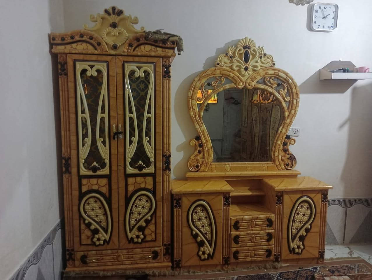 غرفه النوم للبيع تزكام كله صاج بسعر مناسب ٧٥٠ وبيه مجال ناصريه مركز ***********
