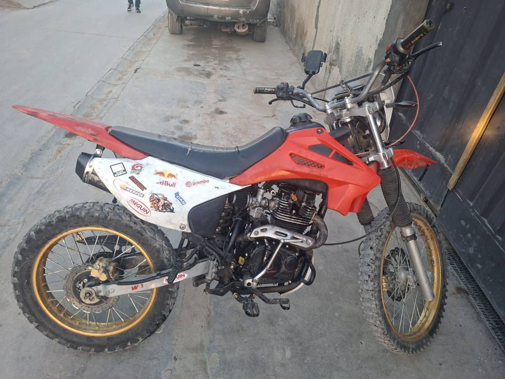 سلام عليكم قفاز مكينه 200 دراجه خير من الله بكاني ديالى بعقوبه سعر 800     *********** بعقوبة, ديالى
