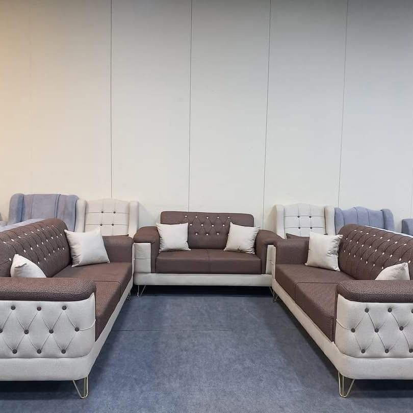 معمل جوهرة العرب للأثاث المنزلي 
للتخامه والدواوين
حيث تلتقي الفخامة مع الإتقان
نقدّم لكم أرقى تصاميم الأثاث 
المنزلي والدواوين
بلمسات حرفية عالية، 
وخامات مختارة بعناية
تنفيذ خاص حسب ذوقكم… لأن التميّز لا يُقلَّد
جوهرة العرب… 
عنوان الذوق الرفيع والفخامة الدائمه 
📍 العنوان: السماوة – قضاء الخضر
***********
اتصال +واتساب
