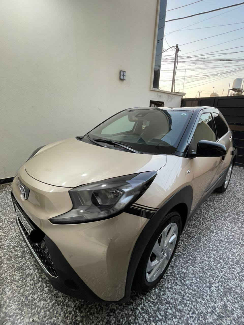 للبيع تويوتا أيكوX ياباني أصل موديل 2022 
السياره وارد خليجي كفاله عامه من الضربه والصبغ والتبديل بيها بارد فقط السياره جديده وجاهزه بحالة الوكالة بدون اي نقص تبريد ثلج محرك كير حداده بحالة الوكالة السياره رقم بغداد الجديد بأسمي تحويل مباشر 
السعر 120 
للأستفسار ***********
