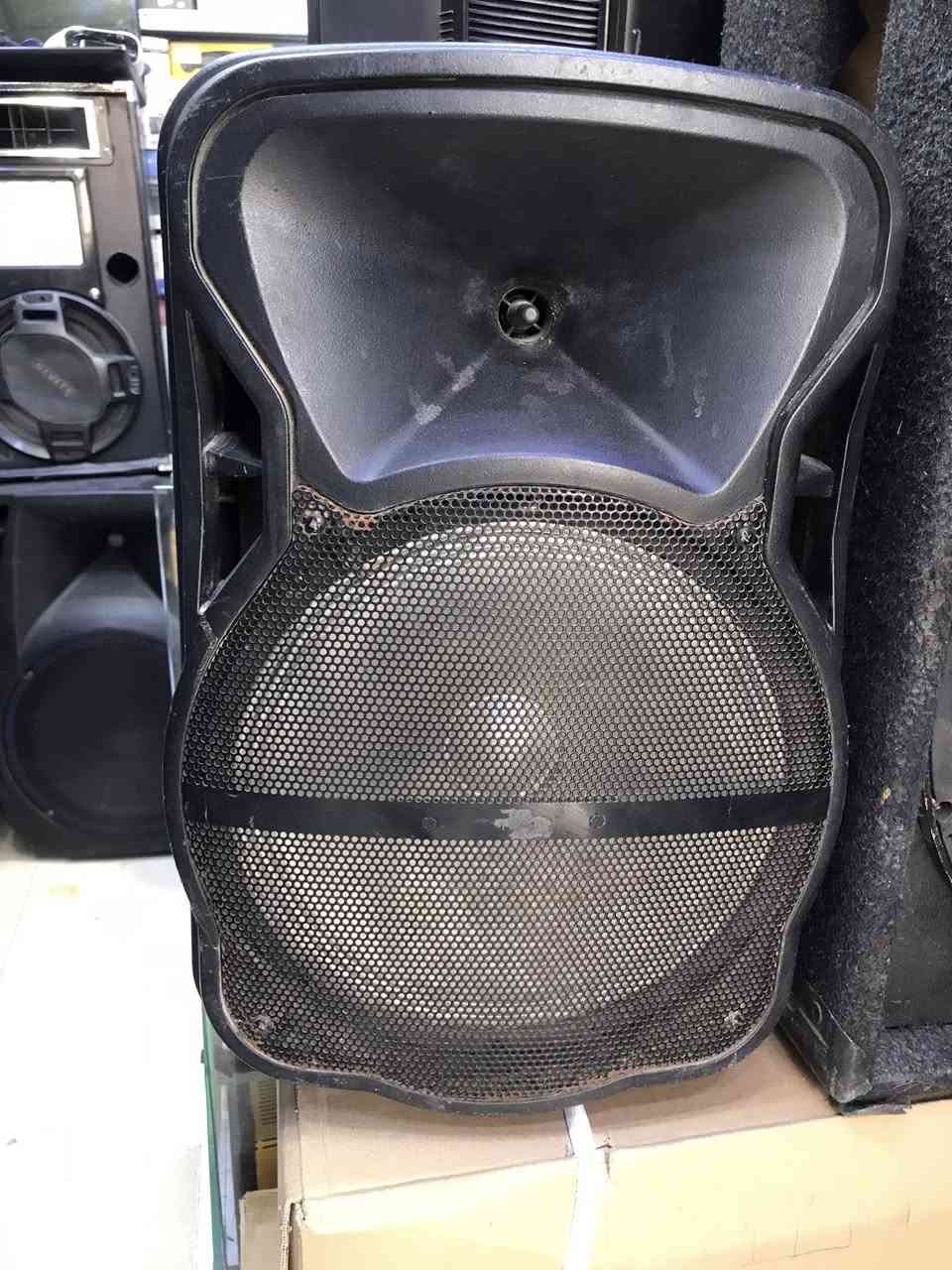 فحم كلهن بس سماعتهن يشتغلن القطعه على 30 الف قفل حجم كبير توصيل موجود ***********
