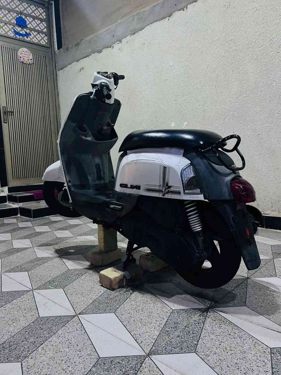 سلام عليكم دراجه بوليس نوزل صار له شهرين نزاله رمبه بوشه 49 بلاديه دراجه طفرات ختم واحد وهي شاصي سعر 950 مكاني بصره رقم الهاتف ***********
