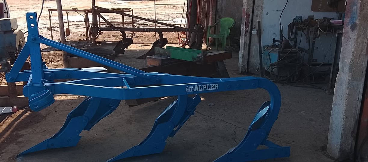 فدان تركي حجم 14ثلاثي 
حدادة علي الجنابي
موقع المحل طريق حلة بغداد مقابل مستودع نفط اللطيفية 
(***********)(***********)
