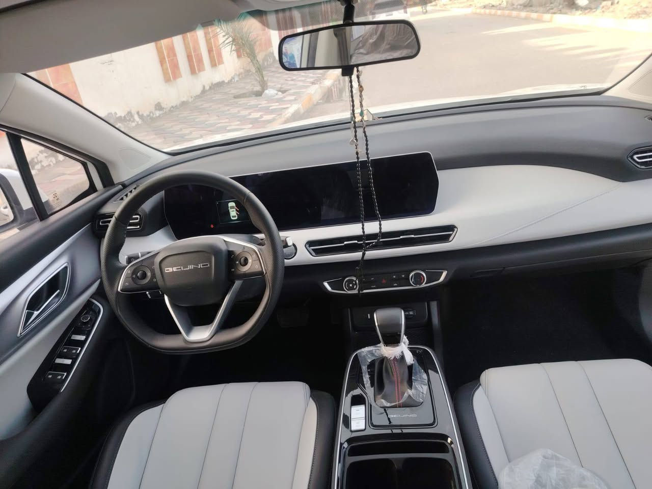 BAIC U5 2026موديل
لون أبيض لؤلؤي ✨

جديده زيرو بالكامل، حرة وما مرقمة

وين ما تريد تسوي رقمها بكيفك 😎

السيارة مداورة ثاني يوم فقط يعني بعدهــا بحالة الوكالة 🔥

المواصفات 👇

تحديد مسار جوانب +سايد بريك كهربائي 

• شاشة كبيرة وكامرة خلفية 🎥

• بصمة تشغيل ودخول 🚘

• سنسرات أمامية وخلفية

• تبريد قوي جدًا ❄️

• تحكم بالدركسون + بلوتوث

• إضاءات LED وجنوط رياضية

• اقتصادية بالبنزين وثبات ممتاز ⛽

سيارة مرتبة جدًا والفاحص يقرر 👌

للمهتم رقمي ***********

متواجد ب اي وقت مكاني ديوانيه

السعررر / 100 قفل
