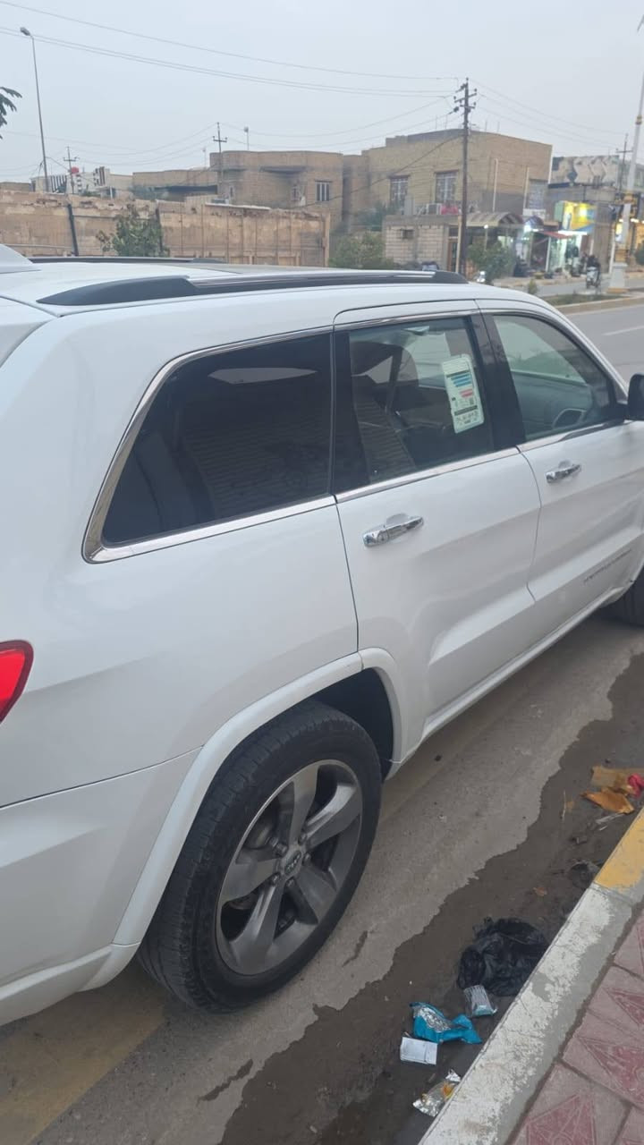 سلام عليكم جيب ١٤ اصل معلايه ٢٢ بيه بس بنيد رقم بغداد بسمنه مكانه ناصريه فول مواصفات للاخير جكات محرك ٥٧٠٠سياره جديده سعره ١٨٥ وبيه مجال ***********
