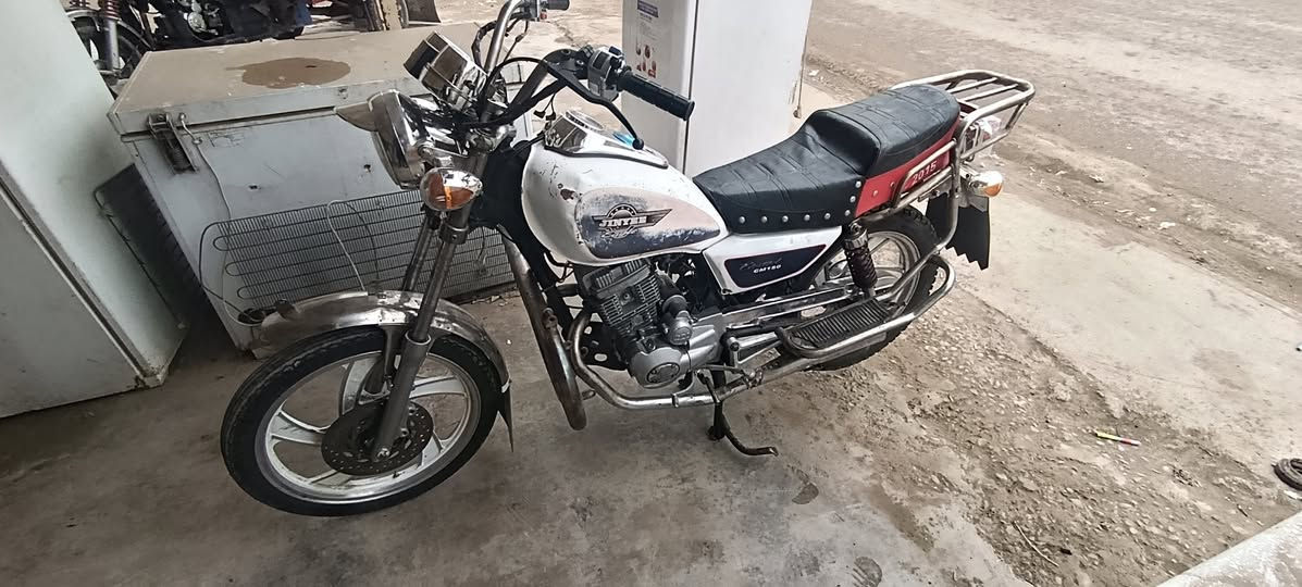 السلام عليكم دراجه جني للبيع موديل 2015 اوراق كامله السعر 350 وبيها مجال العنوان بعقوب تقاطع الساده رقم ***********
