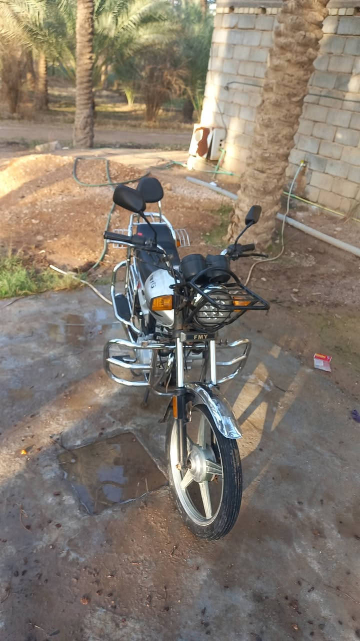 سلام عليكم دراجه فيوم نفخ موديل 2015 نضيفه مابيه اي نقص السعر ٧٠٠وبيه مجال مكان كربلاء العطيشي الرقم الجهاز ***********
