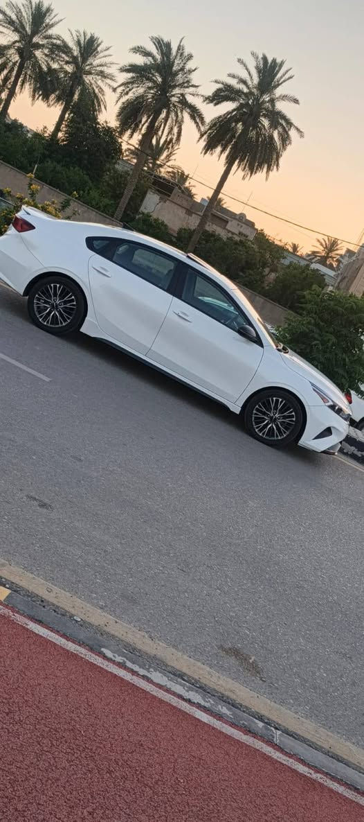 للبيع((مواصفات --جيتي لاين))
كيا فورتي موديل 24وأرد أمريكي 

رقم بغداد الجديد بأسمي

لون أبيض 

ماشية ٤٨ قابل للزيادة اجت من أمريكا ٤٦ ميل

🔴 بصمه تشغيل بصمه أبواب /تشغيل عن بعد 

🛑محرك 2000 دوش 

🔴 مانع انزلاق

🛑لدات أمامية نهاري

🛑 حساسات خلفية وأمامية

🛑أتو هولد

🛑 فتحة سقف

🛑شاشه كبيره تدعم كاربلي/خرائط Gps

🛑كامره خلفيه / كروز مثبت سرعه

🛑شاشة ضبط واعطال بل دشبول

🛑منافذ USP/ 12V /Tip

🛑حساس اطارات / 4 دسك/ Abs

السيارة مكفولة ماعدا  البنيد مصبوغ أثر الحادث بدون إرباك بحالة الزيرو)) دخول قبل شهرين باسمي حره مرقم بغداد انكليزي معروفة الجيتي لاين رادرات أمامي وخلفي وهواي مواصفات 

للاستفسار الاتصال(*********** خلف مرور الحسينية المكان    ب ١٠ دقائق مكاني
