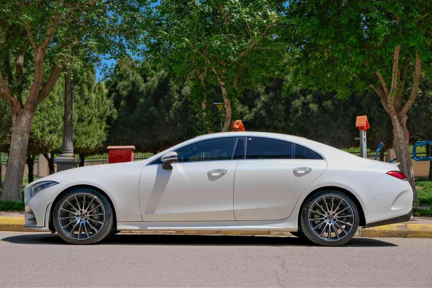 کوردی/ عەرەبی
Mercedes CLS 450 2020 
* سەیارەکە وارد ئەلمانی دوو سویچە  
* شەش بستۆنی تۆربۆ (v6 tourbo)
* ماوەی رۆشتنەکەی ٥٥ هەزار 
* مواسفات (داتاشۆ/بەسمە/حاسەی ٣٦٠ دەرەجە/رادار پێشو دوا/ لایتی داینامیکauto/ کامێرا / لیدی ناو داشبل ٦٤ مۆد / auto start-stop/ تەحدید سورعە/راداری لاتەنیشت /کوشن خەزن /کوشن مەساج / کوشن سارد و گەرم /ویلی ٢٠/شحن وایەرلیس/ دەبل ماوس ……زۆرمواسەفاتی تر 
* سەیارەکە بێ بۆیاخ بێساردە هیچی پێوە نیە
* سەنەوی تازەیە بەناوی خۆمەوەیە کتابی جام رەشی لەگەلە ٪٨٠ 
* شوێن :سلێمانی 
* ژت:***********
* وتس اپ:***********

‎للبيع Mercedes Cls450 2020
3000cc دبل توربو🚀🚀
‎5كامرات
‎داتا شو
‎اوتو بارك  
‎دبل ماوس
‎جنطه كهرباء
‎شاحن وايرلس
‎لايتات مالتي بيم
‎كشنات كهرباء (4وضعيات تحكم) 
‎كشنات تدفئة وتبريد
‎رادار امامي 
‎رادار خلفي
‎نقطه عمياء
‎تحديد مسار
‎حساس امامي وخلفي 
‎داخل الوان 64 لون
‎لايتات زينون داينمك  
‎ ماشيه 98 الف كيلومتر
‎ويل 20 اصلي 
‎وبعد بيها هواي مواصفات معروفه 
‎السياره وارد  الماني مكفول كفالة عام بدون صبغ بدون بارد سياره بها بصمتين بلادي
‎مكانها السليمانيه
‎للاستفسار:[***********] السليمانية, العراق
