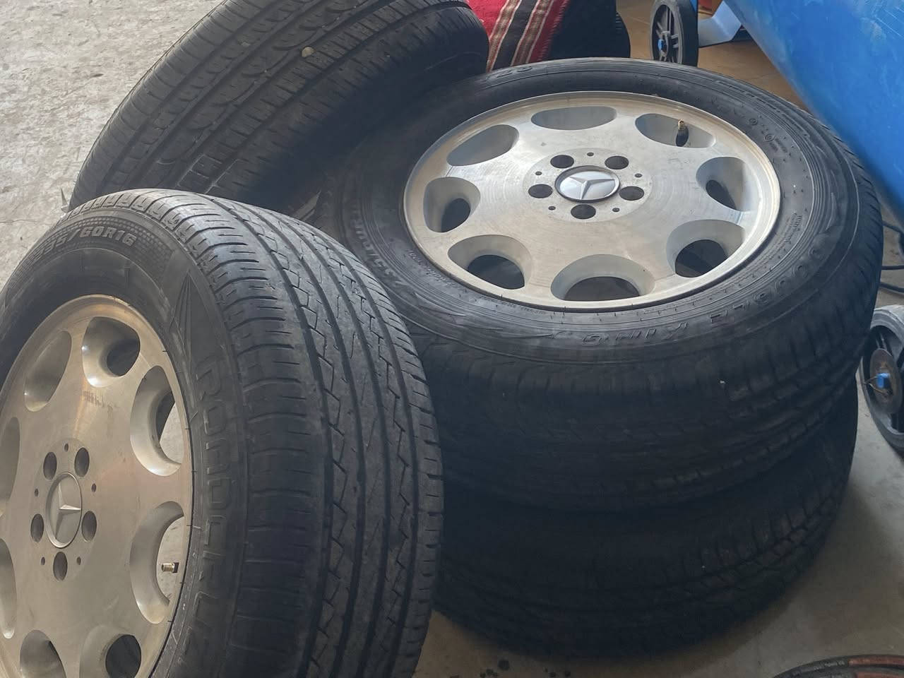 سلام عليكم تخم ويل كب مارسدس شبح جديد كلش حجم 16 سعر 400الف وبيه مجال تايرت جداد مكان واسط ***********
