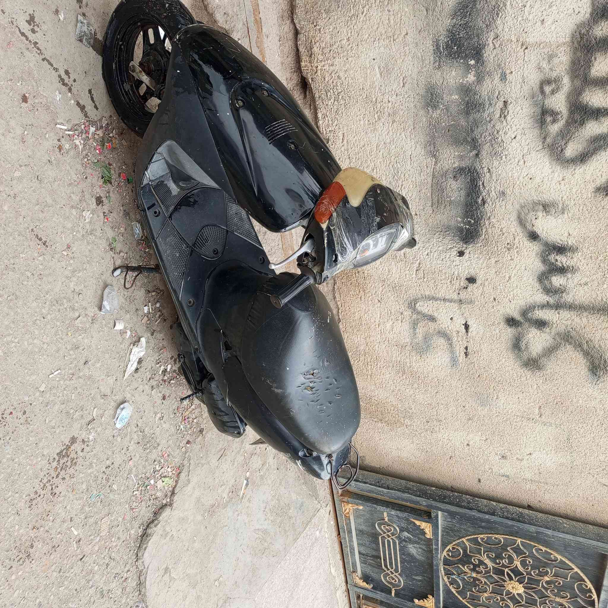 دراجه ساسوكي مكينه دبلات تايرات كهربائيات كله جاهزه مكينن نضيفه السعر ١٧٥ الف مكاني البصره ( *********** ) ( *********** )
