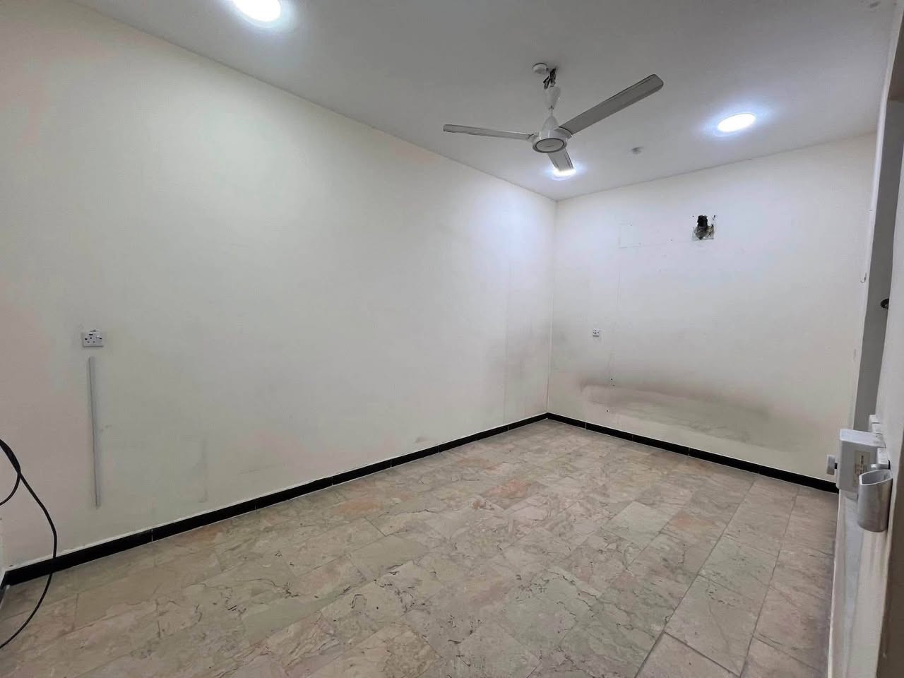 عرض اليوم 🏢🏢

بيت مودرن بناء حديث ١٠٠ م موقع مميز

شارع مدينة العاب بغداد 

الموقع زيونة محلة ٧١٨

يحتوي علة مدخلين ابواب قاصة 

يحتوي على ٤ غرف منام

مطبخ متكامل

صحيات عدد ٣

بالكون في الطابق الثاني

للأستفسار *********** او وات ساب
