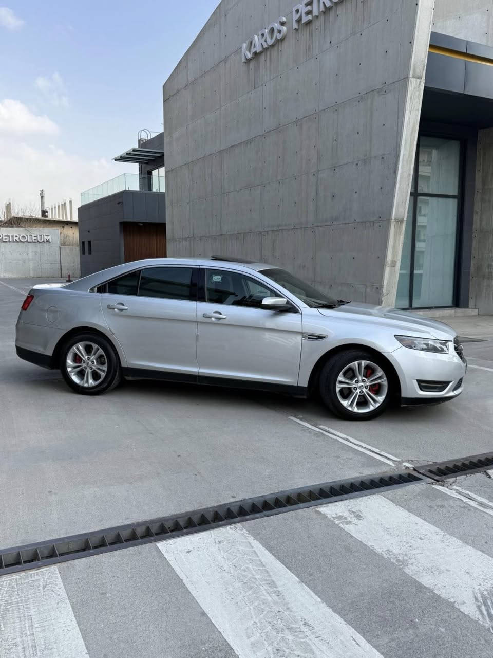 Ford Taurus 2013
فورد توروس ٢٠١٣ Sel سفر شركه نيفا 

سەیارەکە ماشاءالله  زۆر جوانەو تازەیە سەنەوی تازەیە تا ٢٠٣٠ بە ناوی خاوەنەکەیەتی

بێ بۆیاخە سپێری شەریکەی دا نەگیراوە 

مەجالێکی کەم

نرخ: https://t.me/krd_c4rs/354

ژ.م خاوەنی: ***********

شوێن: سلێمانی
