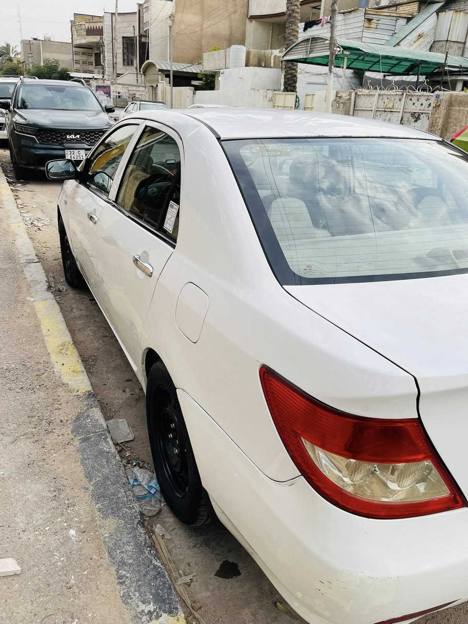 السلام عليكم 
ببوادي F3
موديل 2012
بسمي تحويل ثاني يوم 
سياره بيها مكانت صبغ 
العنوان بغداد الكاظميه 
السعر 65وبيها مجال بسيط 
غير متواجد ع الفيس 
رقم الهاتف ***********
